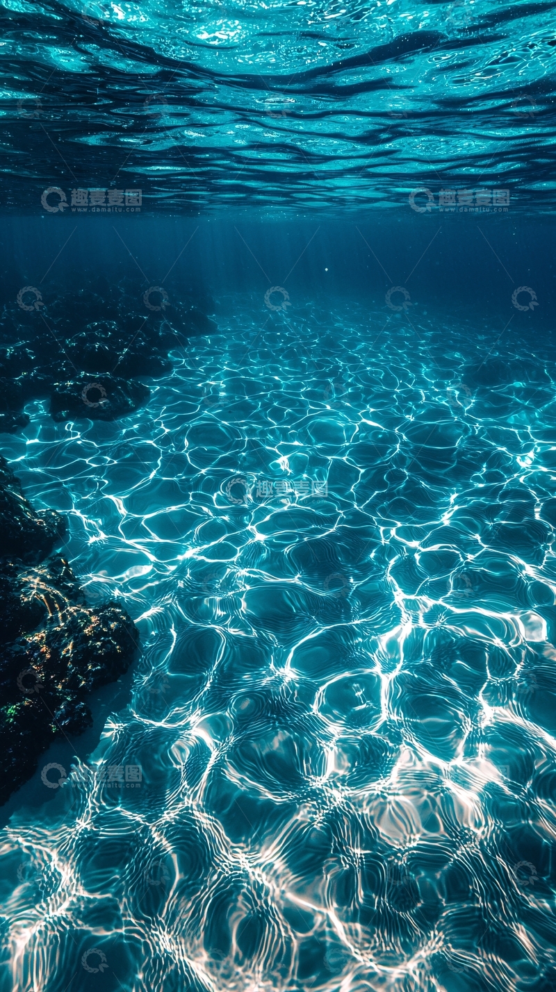 高清大图下载【趣麦麦图】清澈的海底光线粼粼
