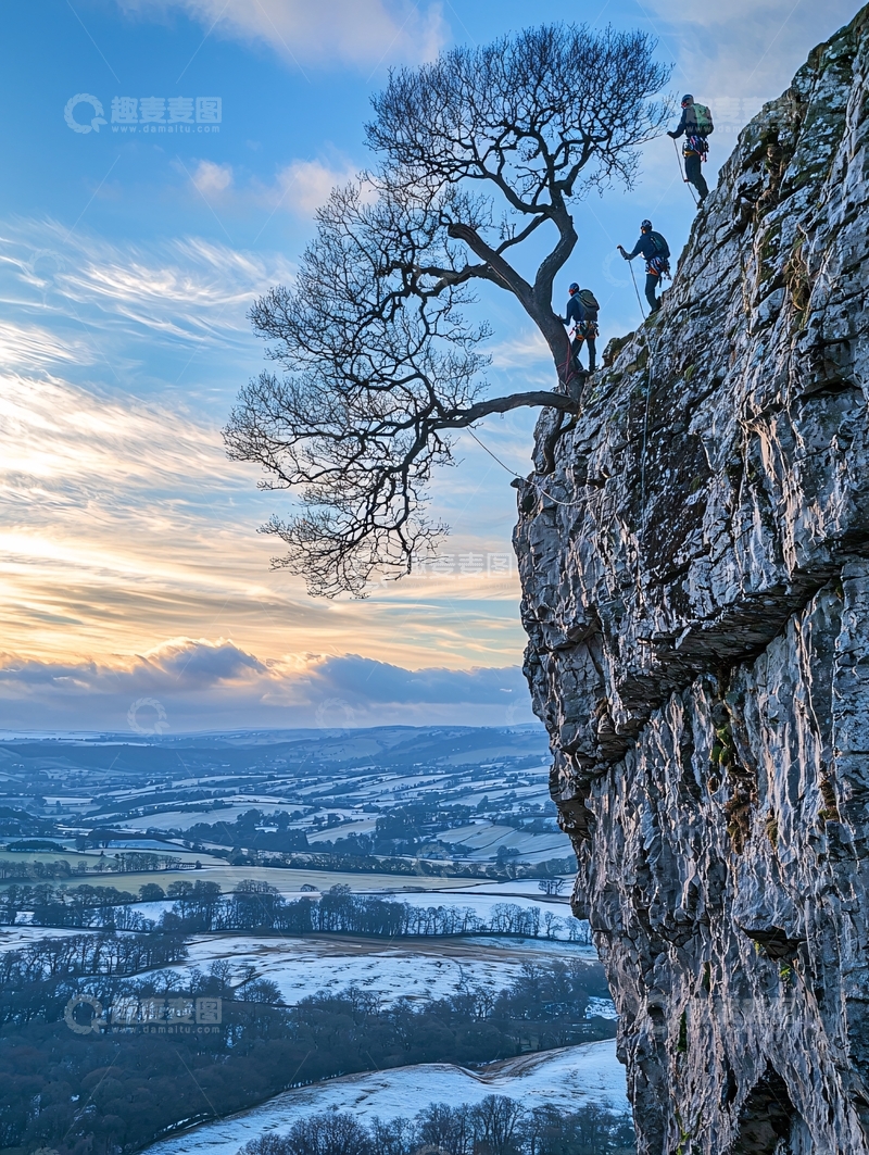 高清大图下载【趣麦麦图】悬崖峭壁上的树和人