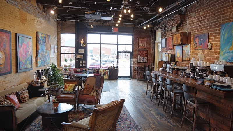 高清大图下载【趣麦麦图】红砖墙艺术画廊咖啡馆