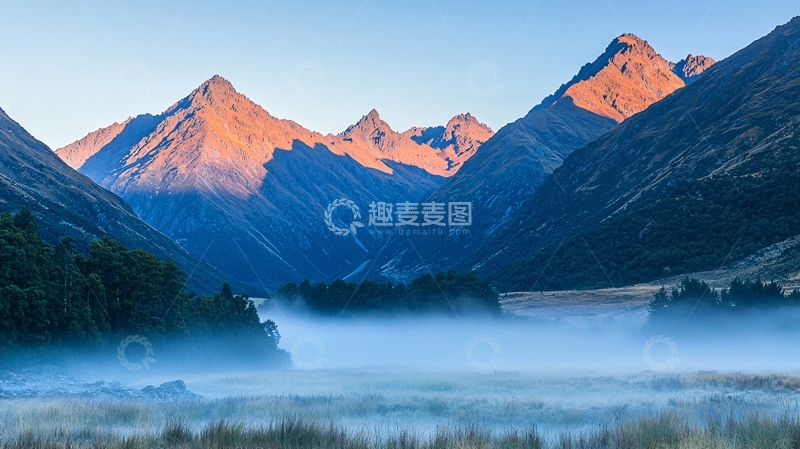高清大图下载【趣麦麦图】日出山脉晨雾景色