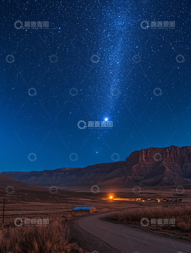 高清大图下载【趣麦麦图】夜空下的旷野公路