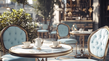 阳光下的露天咖啡馆