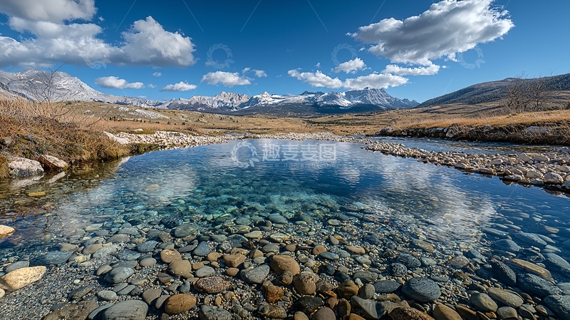 高清大图下载【趣麦麦图】清澈湖水映蓝天白云