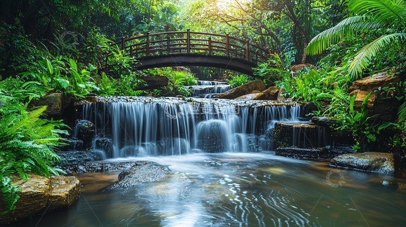 高清大图下载【趣麦麦图】森林里的木桥和瀑布