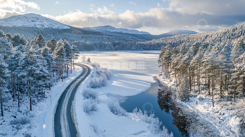 高清大图下载【趣麦麦图】雪山环绕的冬季公路