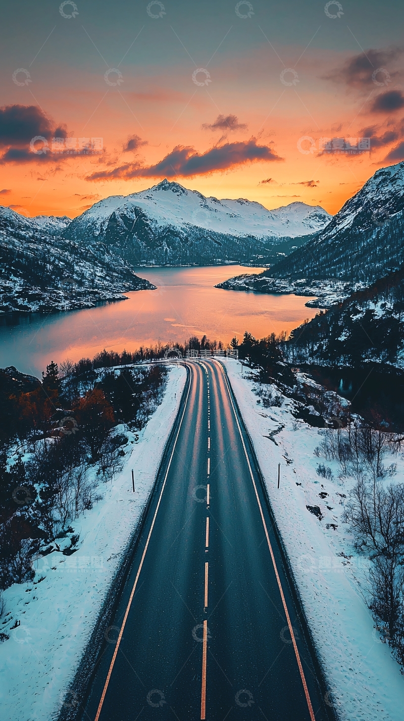高清大图下载【趣麦麦图】雪山环绕的公路美景