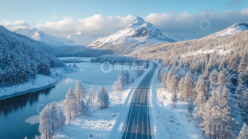 高清大图下载【趣麦麦图】冰雪覆盖的山间公路