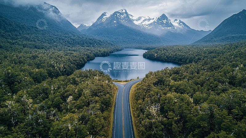 高清大图下载【趣麦麦图】山间湖泊公路美景