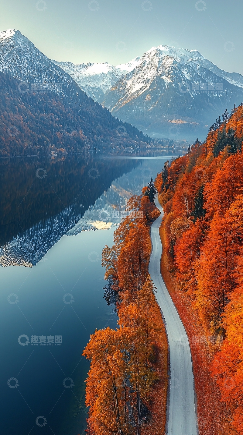高清大图下载【趣麦麦图】秋季湖畔山路风景