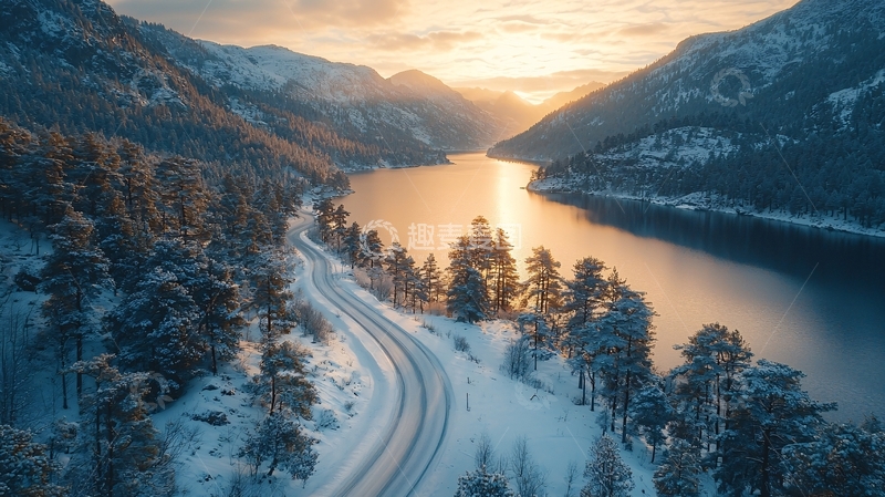 高清大图下载【趣麦麦图】冬季湖畔日出雪山景色
