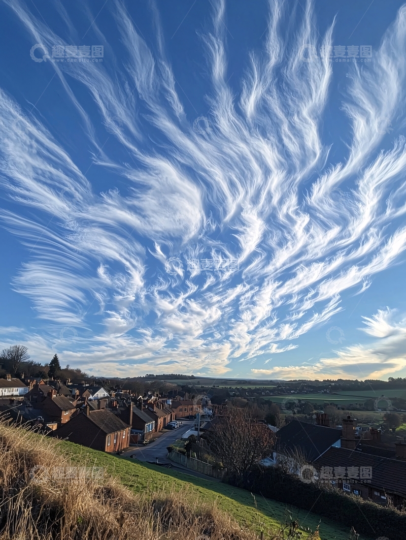 高清大图下载【趣麦麦图】奇异羽毛状云彩天空