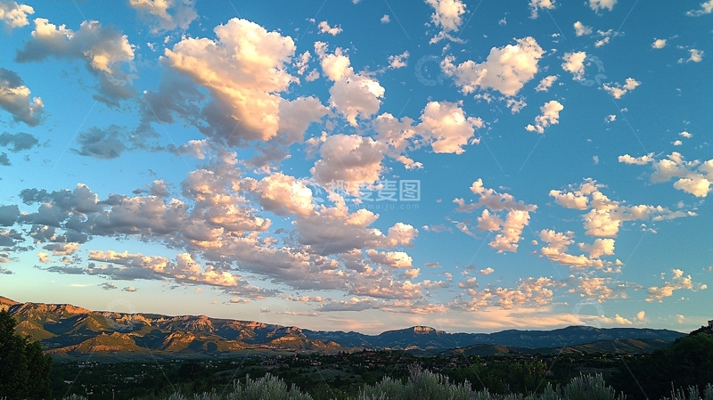 高清大图下载【趣麦麦图】蓝天白云山丘田野风光