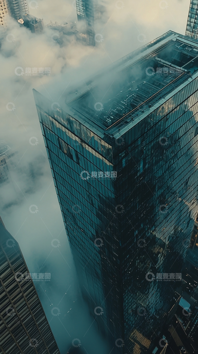 高清大图下载【趣麦麦图】云雾缭绕摩天大楼