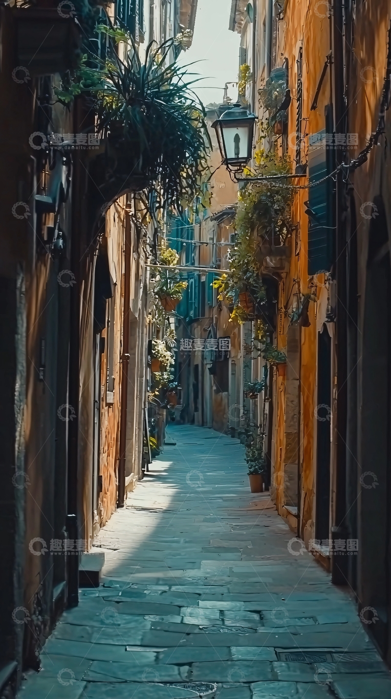 高清大图下载【趣麦麦图】阳光洒落的欧洲古城小巷