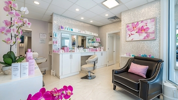 粉色系美容院内景
