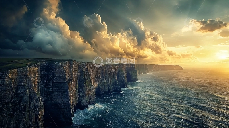 高清大图下载【趣麦麦图】日出后暴风雨中的悬崖峭壁