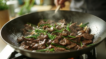 大火翻炒牛肉青葱