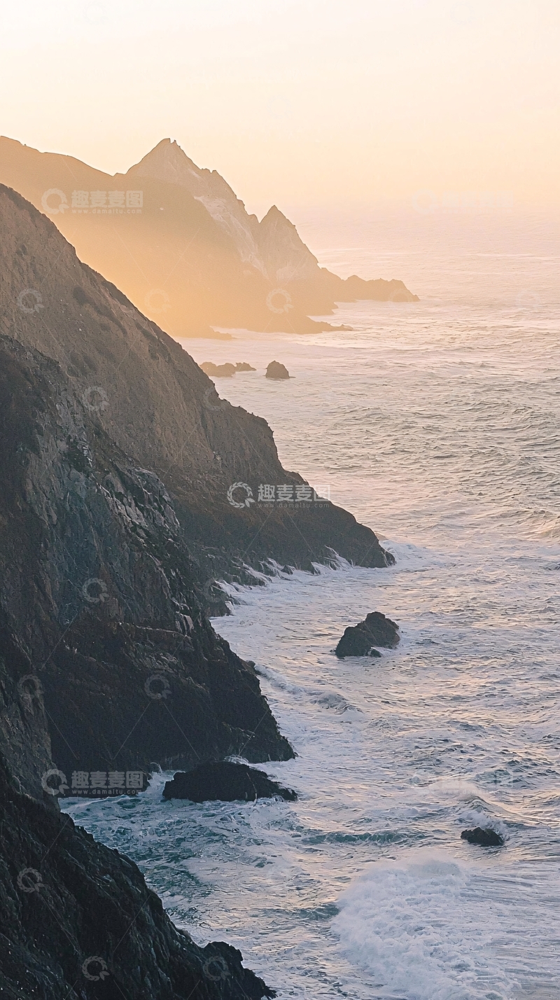 高清大图下载【趣麦麦图】日落海岸线峭壁