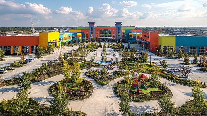 高清大图下载【趣麦麦图】色彩鲜艳的购物中心