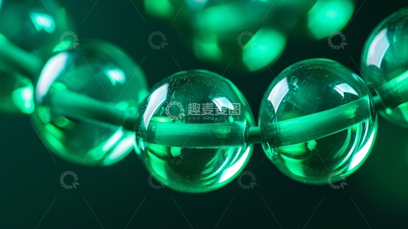 高清大图下载【趣麦麦图】祖母绿圆珠手链特写