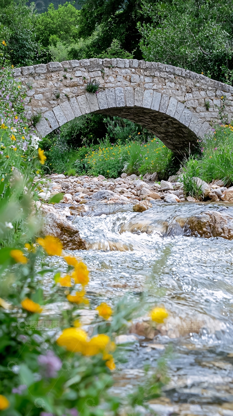 高清大图下载【趣麦麦图】古朴石桥流水潺潺