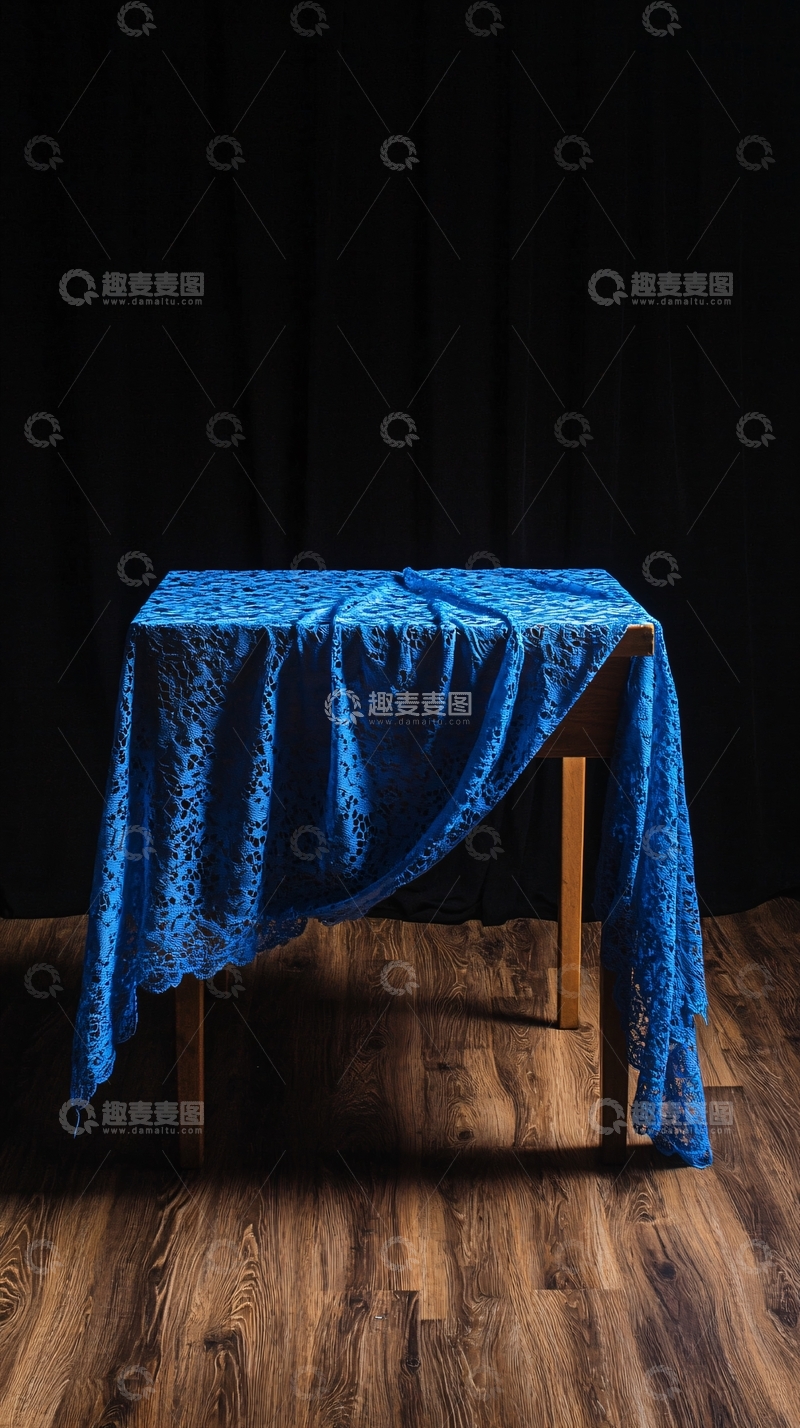 高清大图下载【趣麦麦图】蓝色蕾丝桌布