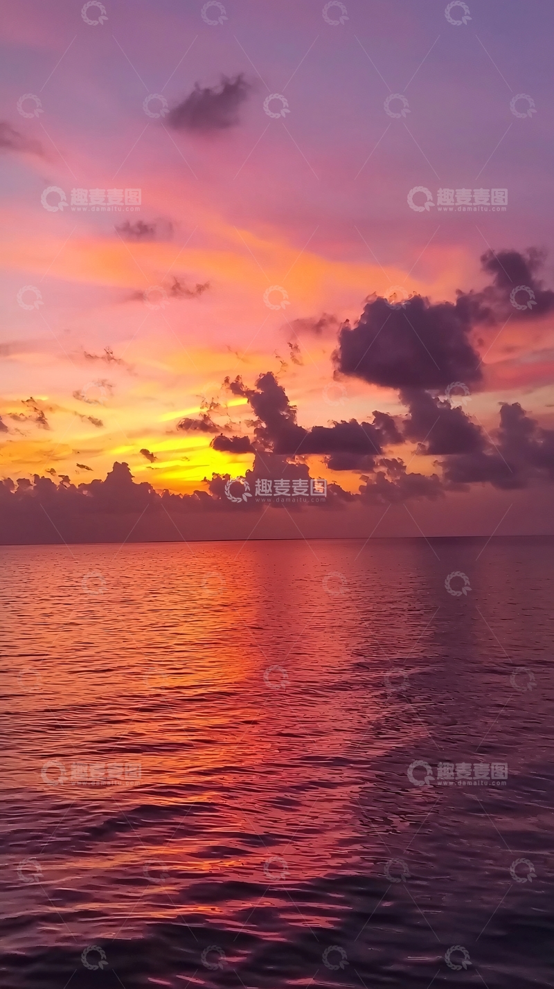 高清大图下载【趣麦麦图】绚丽多彩的日落海景