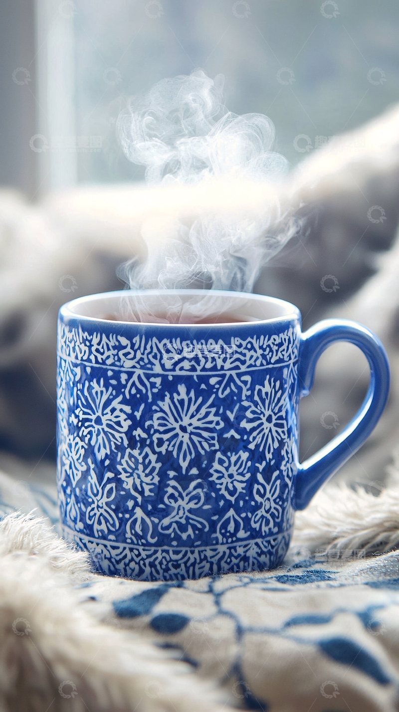 高清大图下载【趣麦麦图】蓝色花纹马克杯热茶