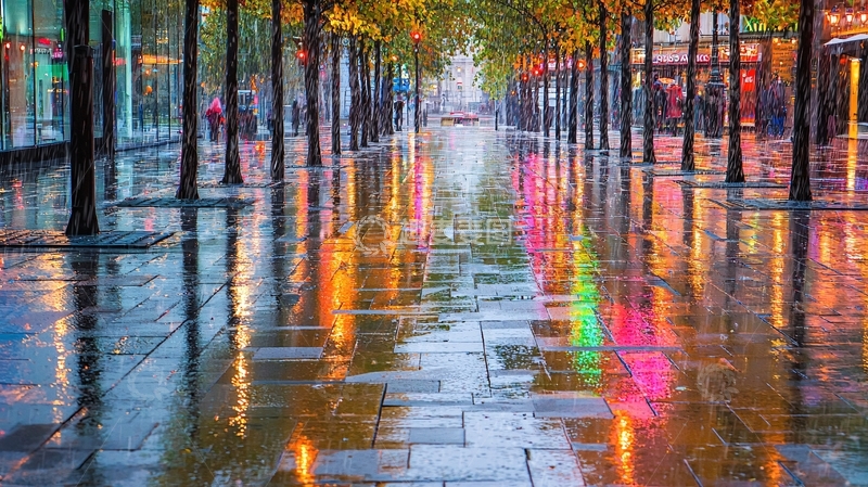 高清大图下载【趣麦麦图】雨后街道的彩色倒影