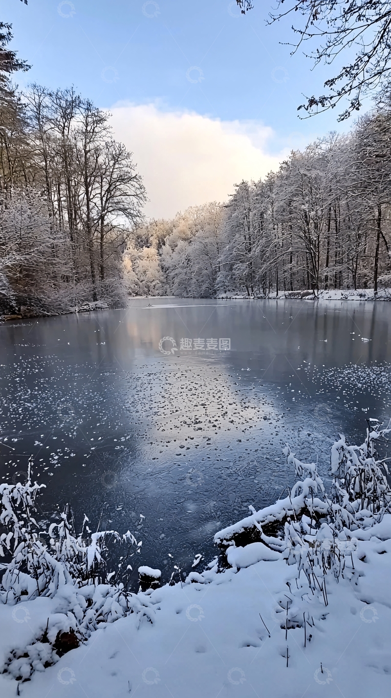 高清大图下载【趣麦麦图】冰封湖面雪景