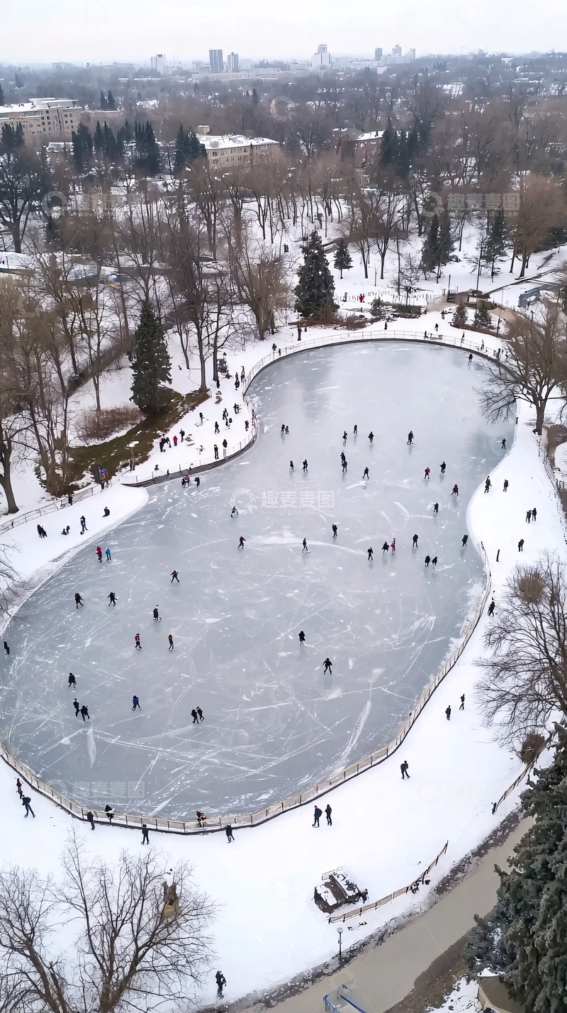高清大图下载【趣麦麦图】冬季公园冰湖滑冰