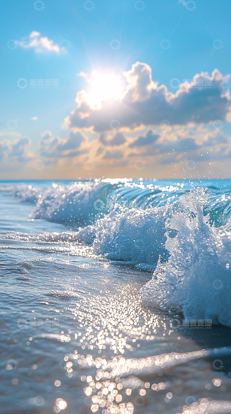 高清大图下载【趣麦麦图】阳光下波光粼粼的海浪
