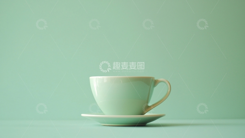 高清大图下载【趣麦麦图】浅绿色背景下的一杯咖啡