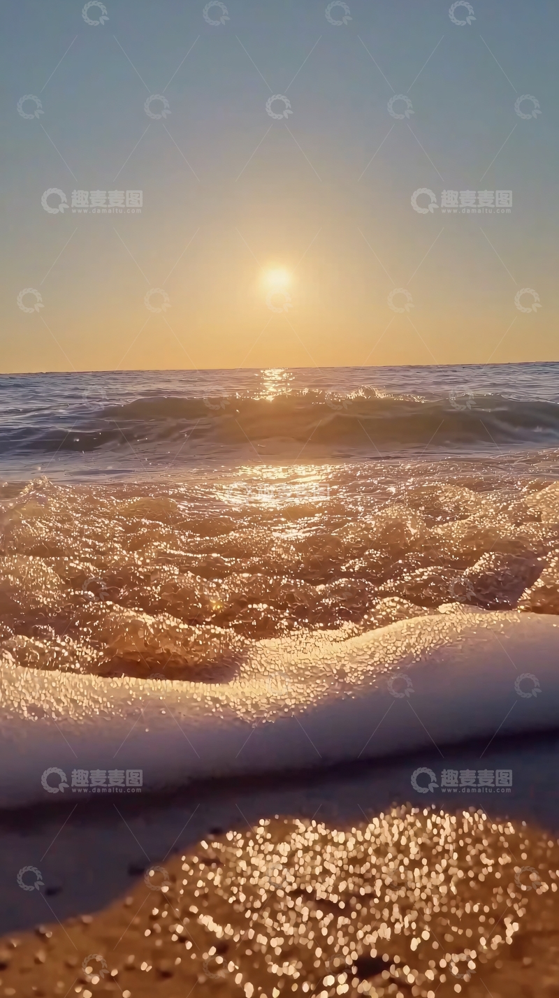 高清大图下载【趣麦麦图】海浪拍打沙滩日落景色