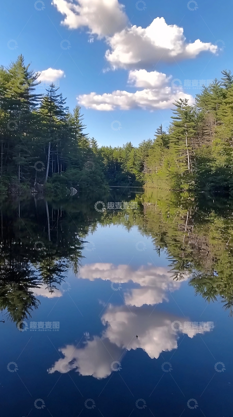 高清大图下载【趣麦麦图】平静湖面树木倒影