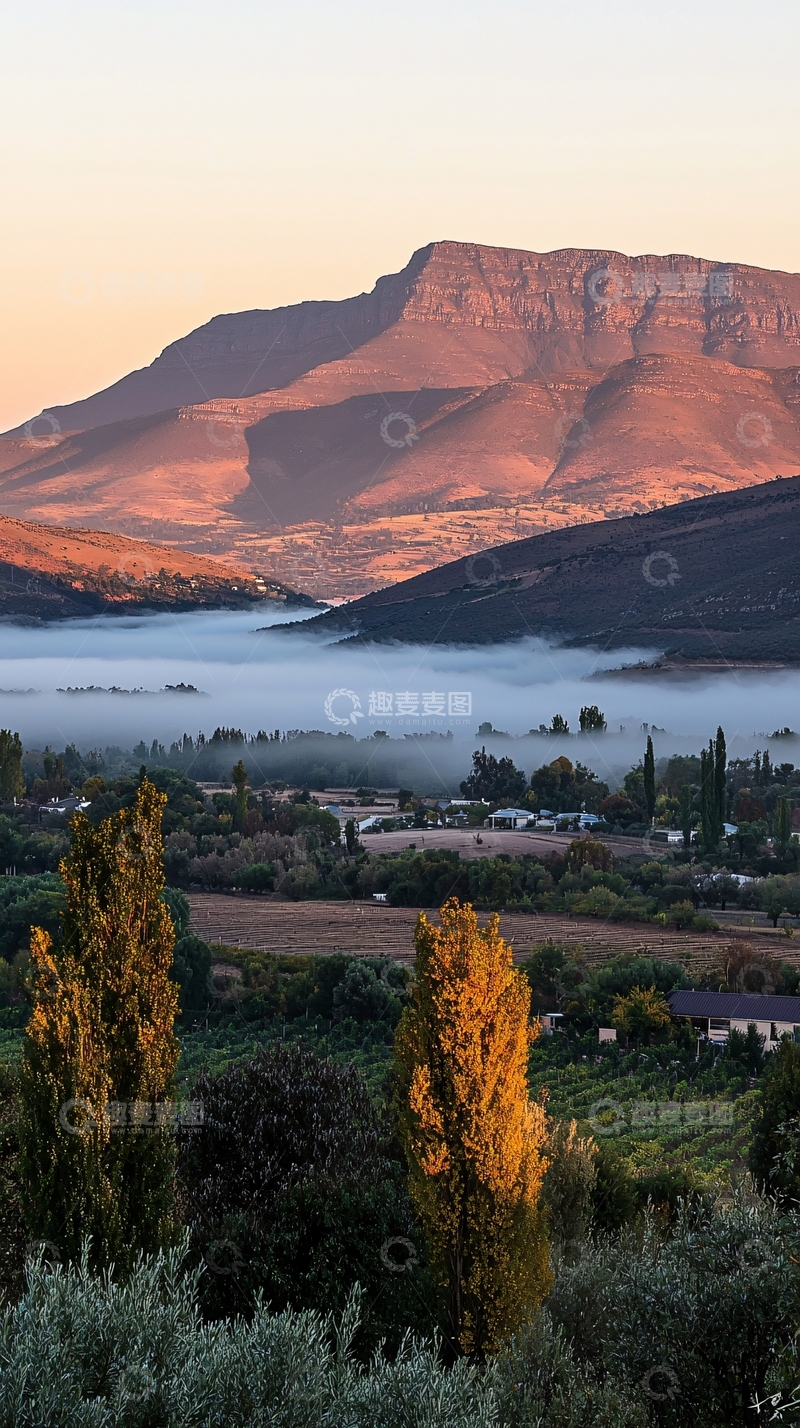 高清大图下载【趣麦麦图】山峦日出晨雾村庄