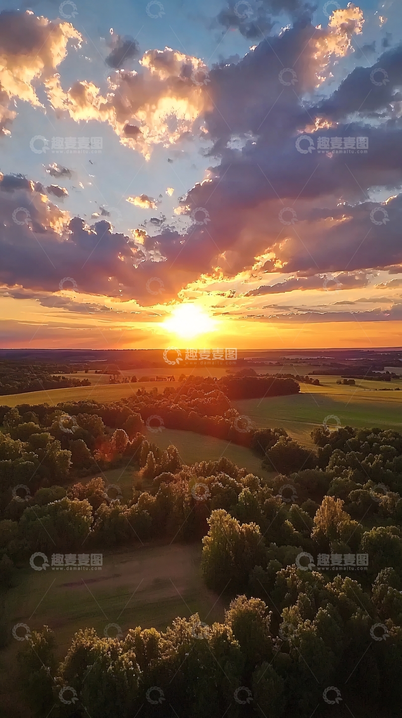 高清大图下载【趣麦麦图】高空俯瞰日落田园风光