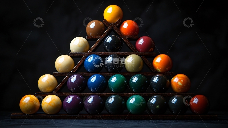 高清大图下载【趣麦麦图】台球球堆叠成金字塔形