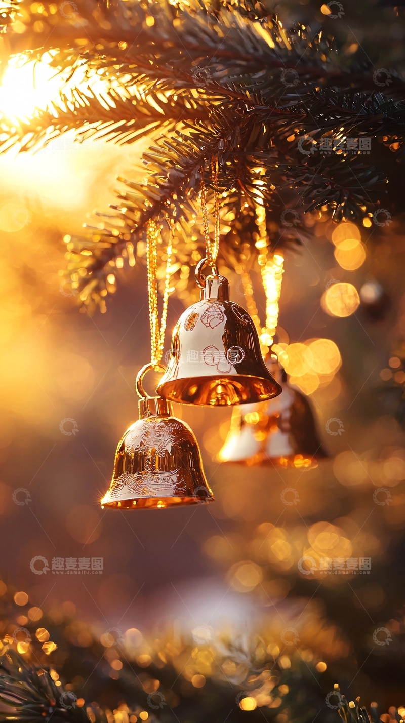 高清大图下载【趣麦麦图】金色铃铛圣诞树