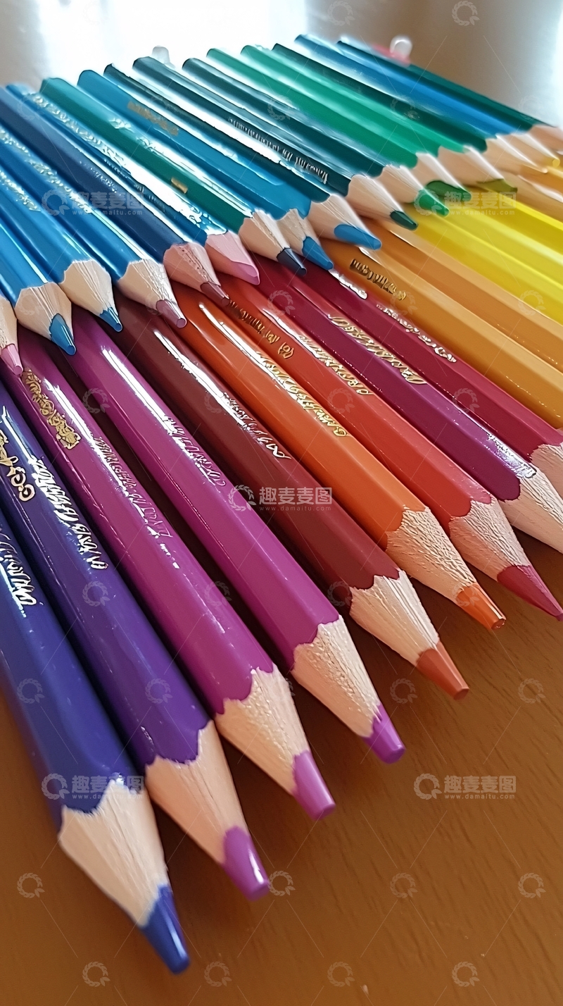 高清大图下载【趣麦麦图】彩色铅笔