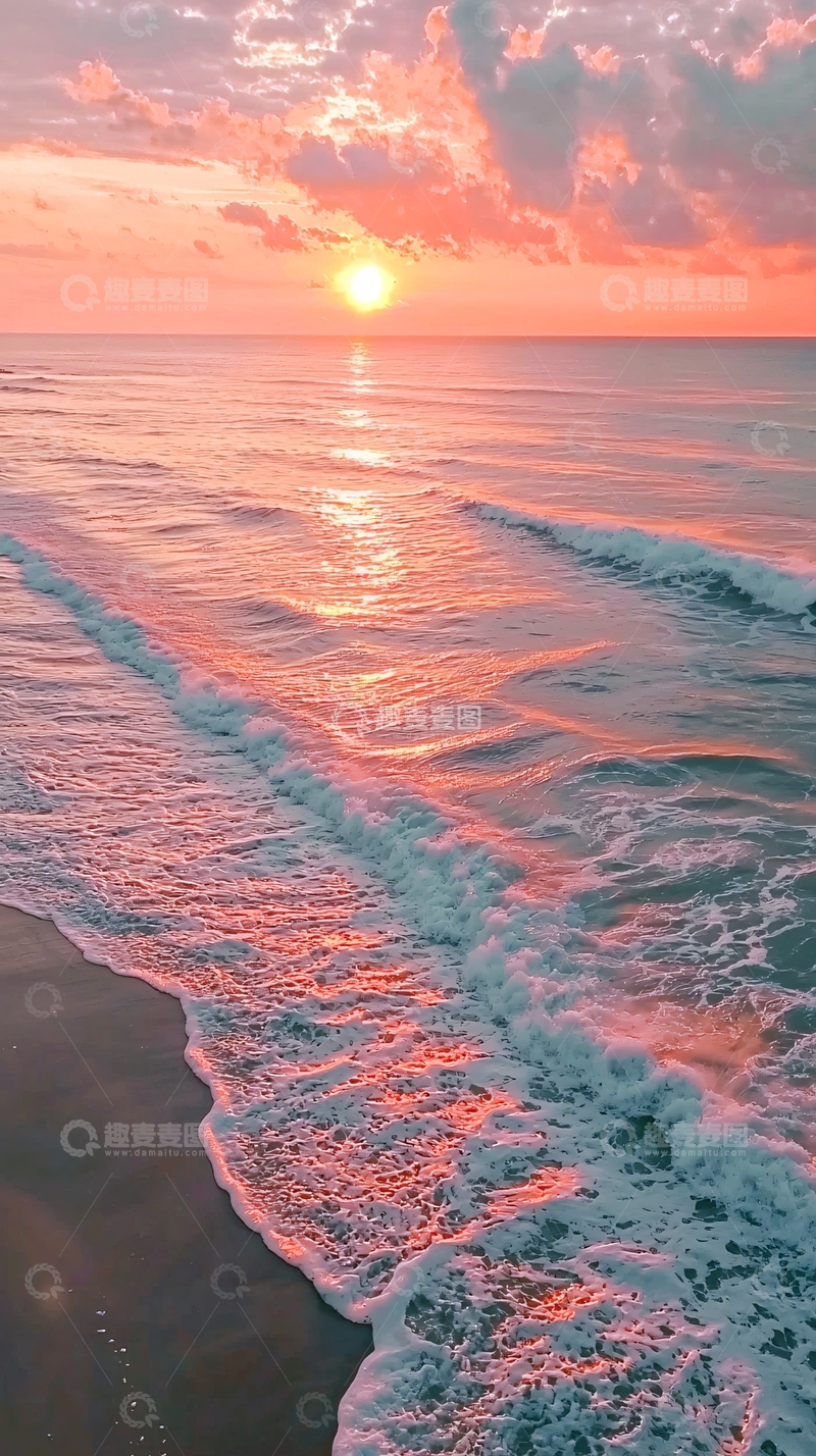 高清大图下载【趣麦麦图】粉红色天空下的海滩日出