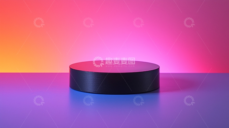 高清大图下载【趣麦麦图】圆形黑色展台背景为粉色