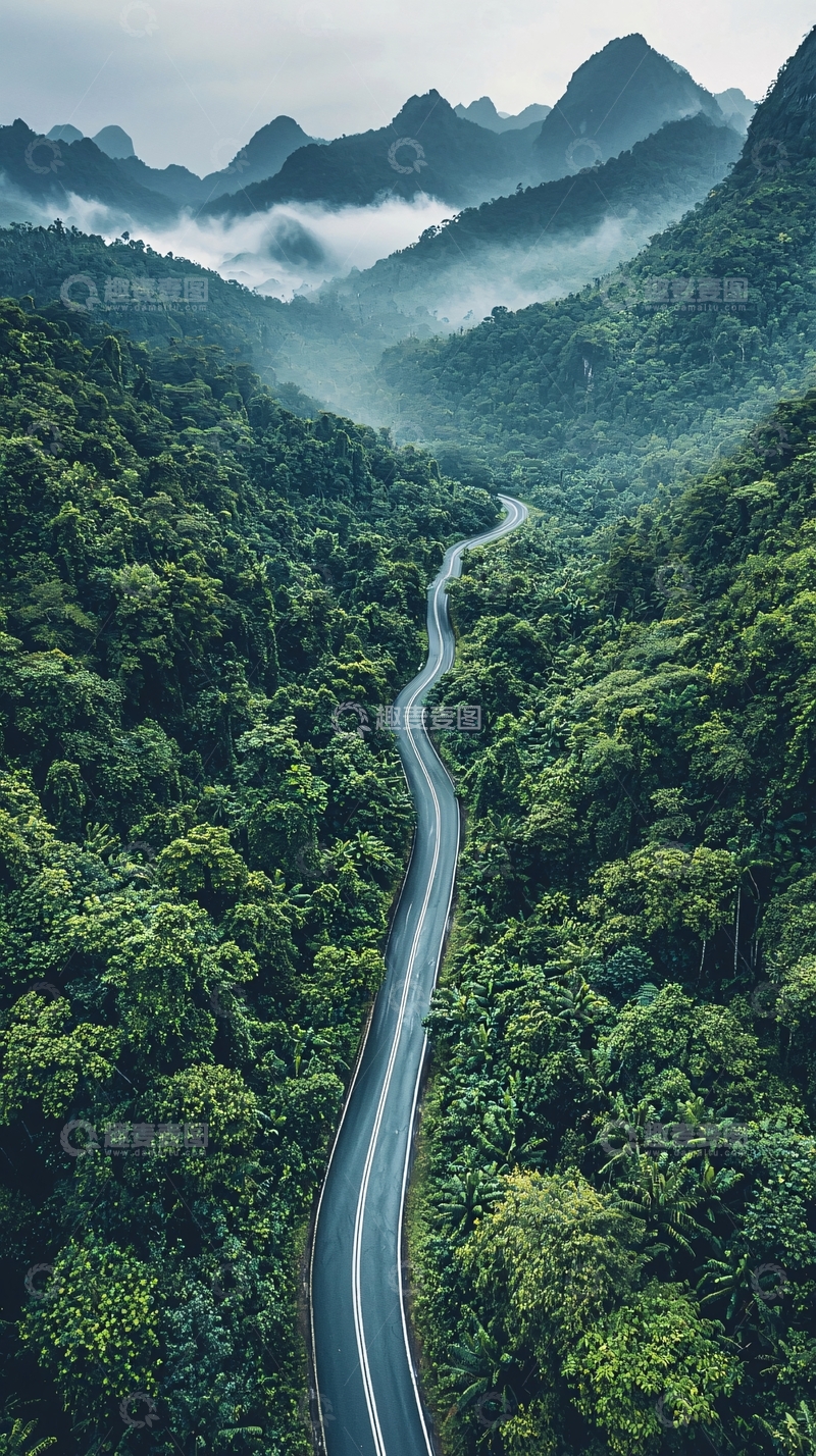 高清大图下载【趣麦麦图】蜿蜒山路穿梭于绿色丛林