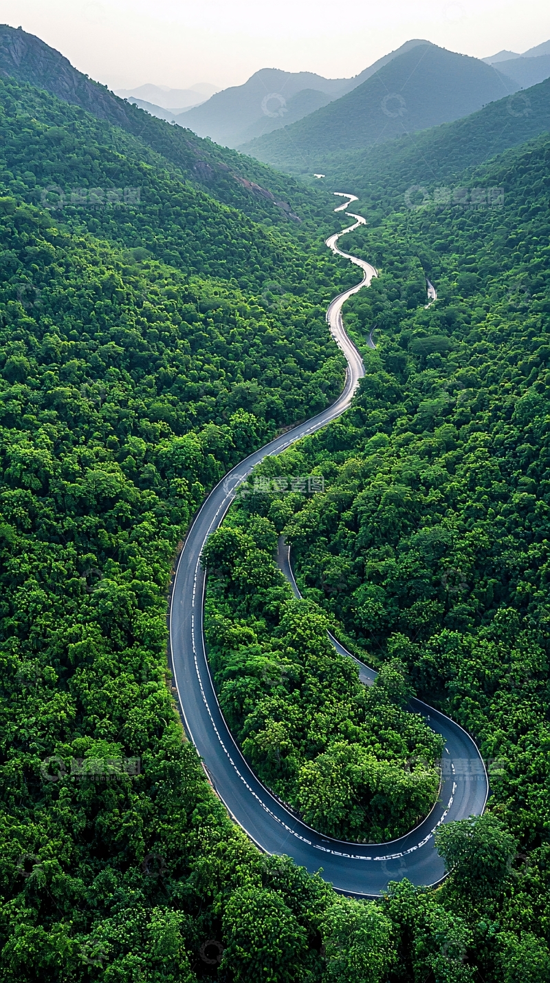 高清大图下载【趣麦麦图】蜿蜒山路绿色植被覆盖