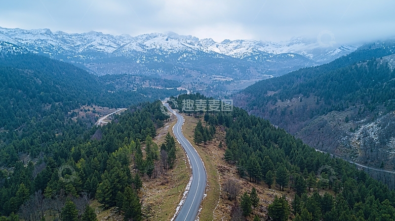 高清大图下载【趣麦麦图】山间公路蜿蜒向上