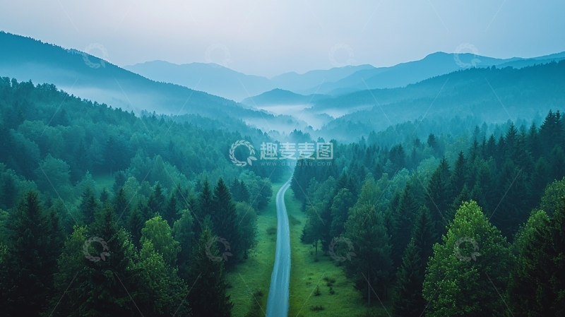 高清大图下载【趣麦麦图】山间公路雾气弥漫