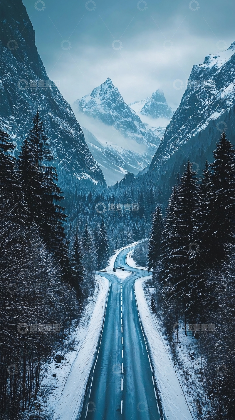 高清大图下载【趣麦麦图】雪山中的公路