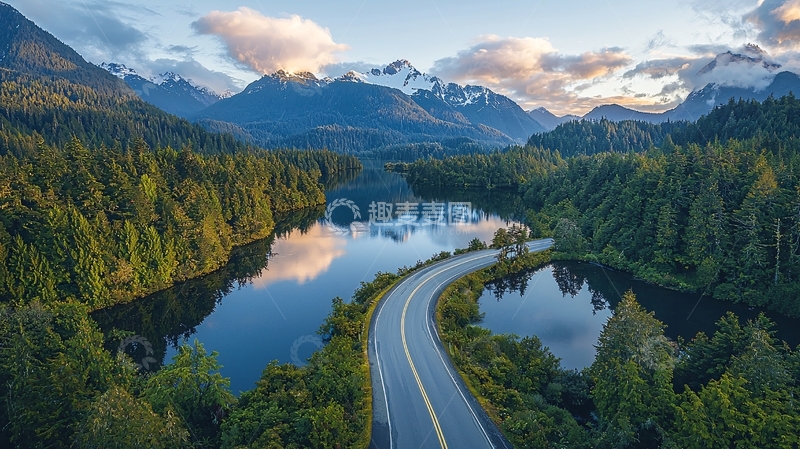 高清大图下载【趣麦麦图】蜿蜒公路穿梭山水间