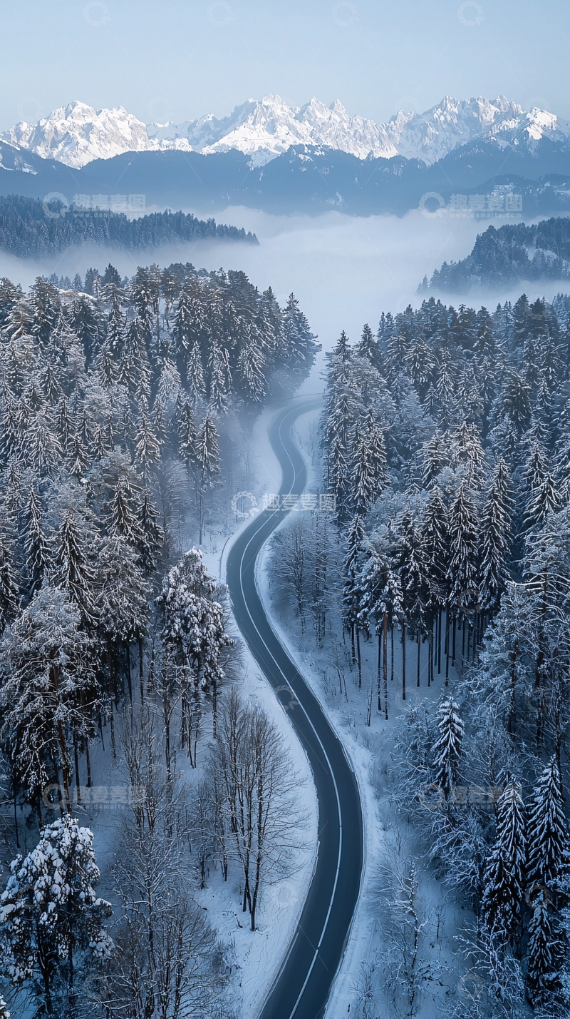 高清大图下载【趣麦麦图】雪山下的蜿蜒公路