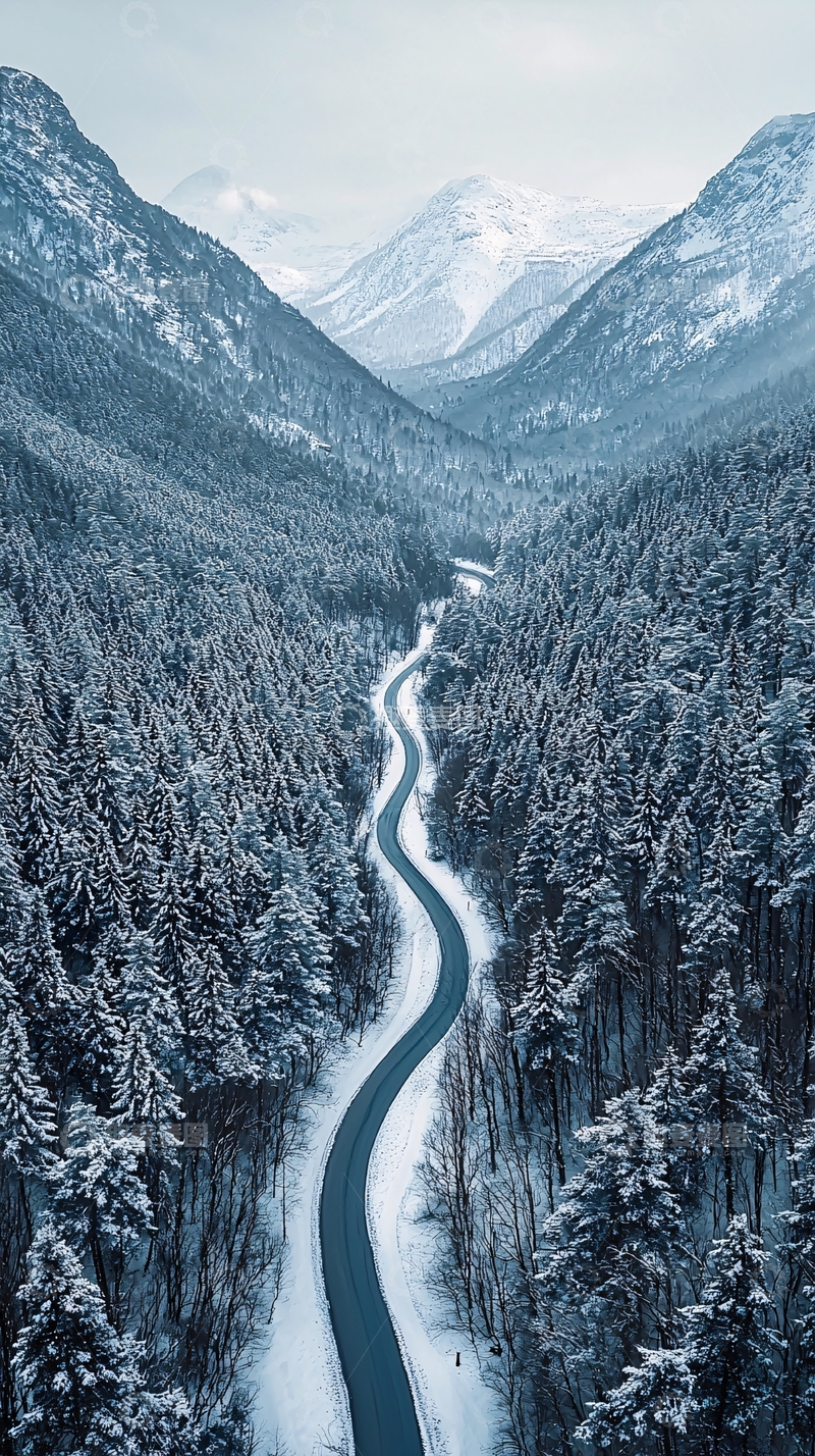高清大图下载【趣麦麦图】雪山环绕的蜿蜒公路